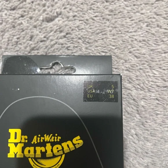 DR. MARTENS AIRWAIR WARMWAIR INSULATED FAUX FUR INSOLES SIZE W7 - Picture 2 of 3